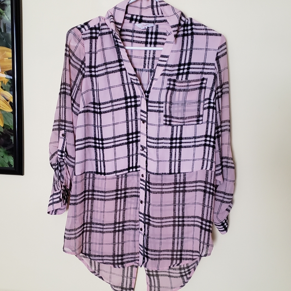 Plaid long sleeved shirt